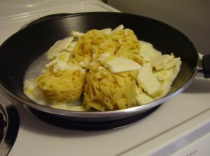 Trader Joe's Fettuccine Alfredo - Ready to heat up